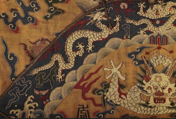 古玩雜項(xiàng)緙絲龍袍真品鑒賞圖