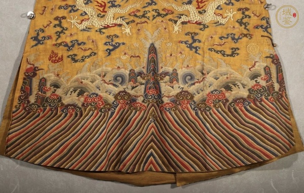 古玩雜項(xiàng)緙絲龍袍真品鑒賞圖