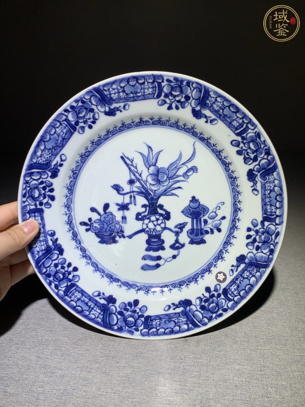 古玩陶瓷青花博古花卉紋盤真品鑒賞圖