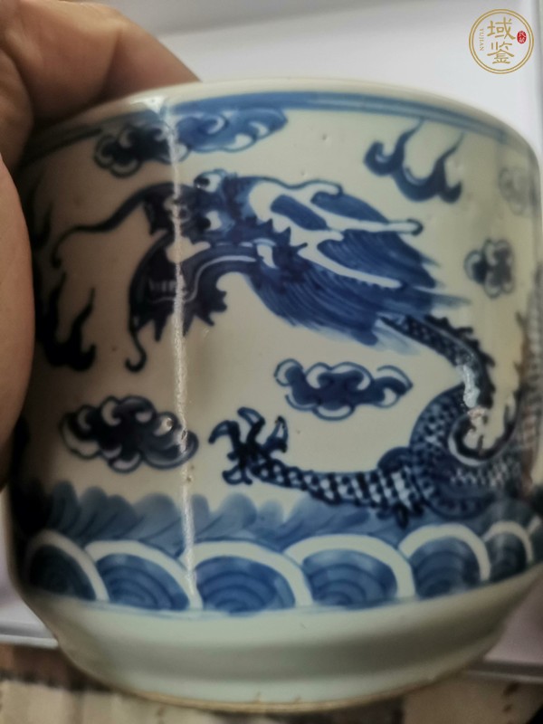 古玩陶瓷青花海水雙龍戲珠紋筒式香爐真品鑒賞圖