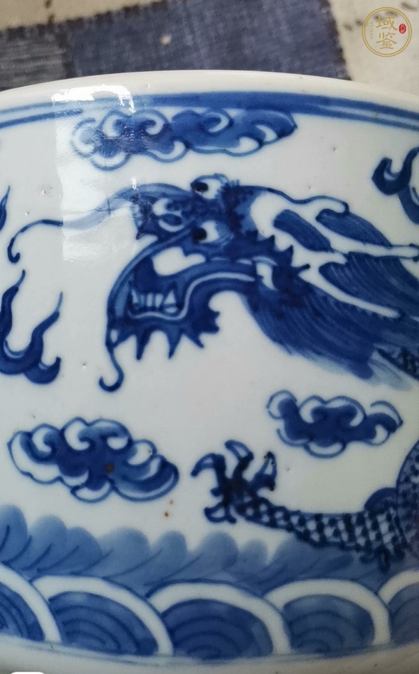 古玩陶瓷龍紋青花圈足筒式香爐真品鑒賞圖