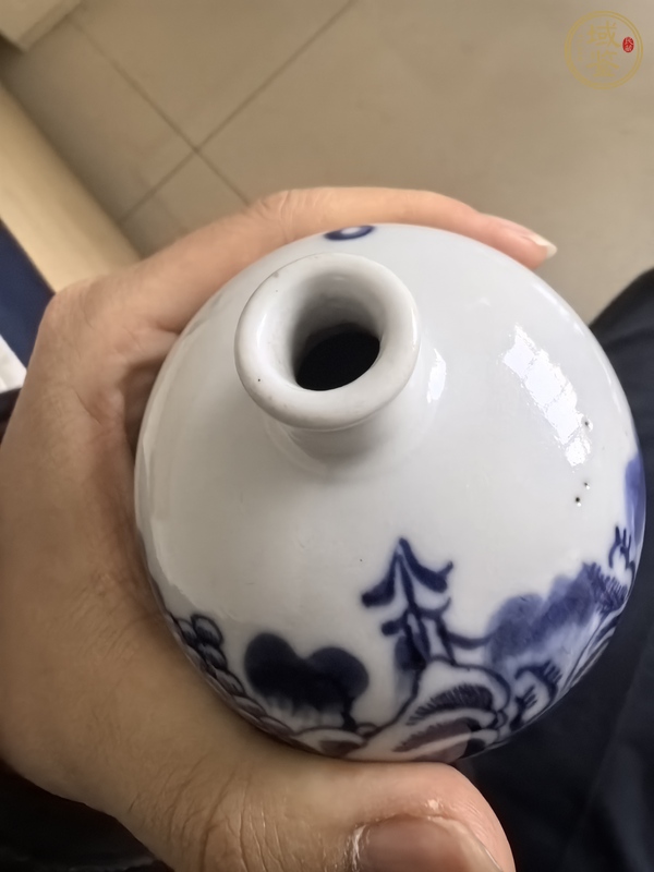 古玩陶瓷山水紋青花梅瓶真品鑒賞圖