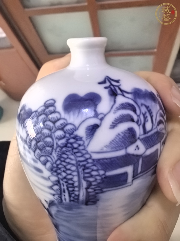 古玩陶瓷山水紋青花梅瓶真品鑒賞圖