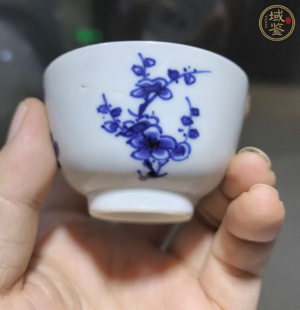 古玩陶瓷花卉紋青花杯真品鑒賞圖