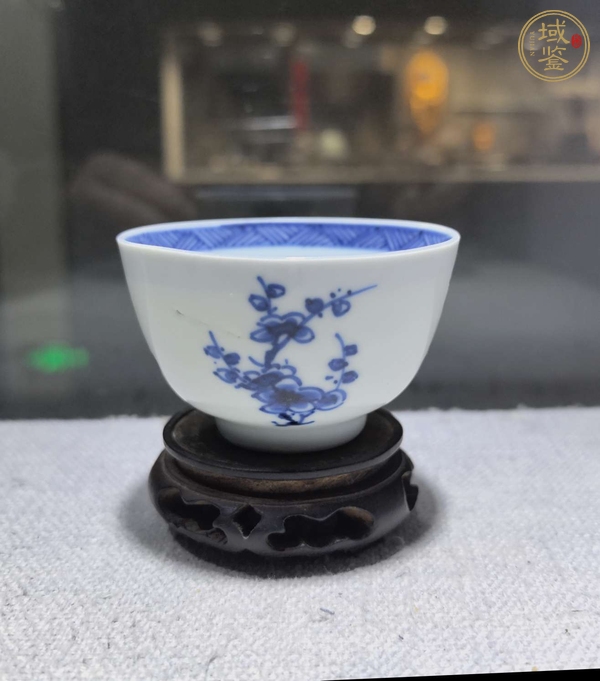 古玩陶瓷花卉紋青花杯真品鑒賞圖