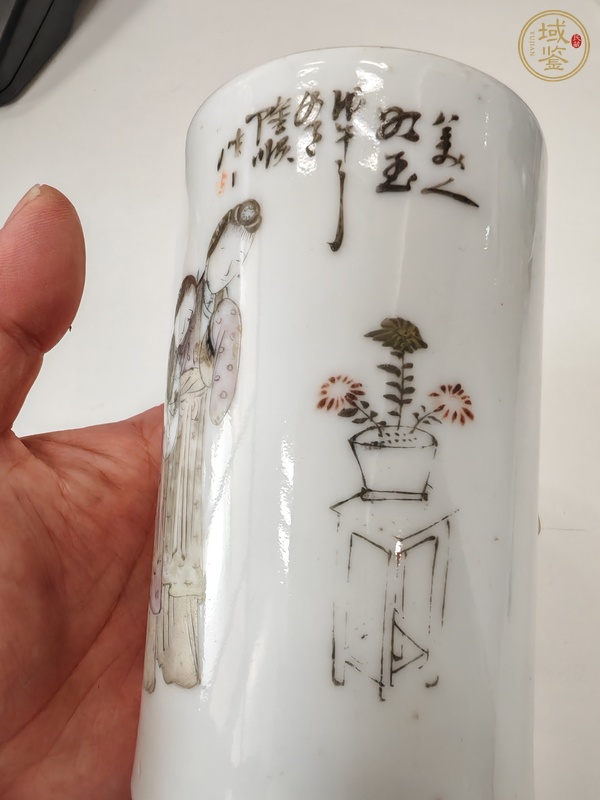 古玩陶瓷粉彩人物故事紋筆筒真品鑒賞圖