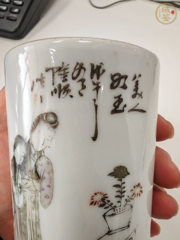 古玩陶瓷粉彩人物故事紋筆筒真品鑒賞圖