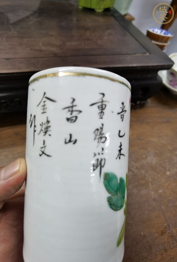 古玩陶瓷花鳥紋筆筒真品鑒賞圖