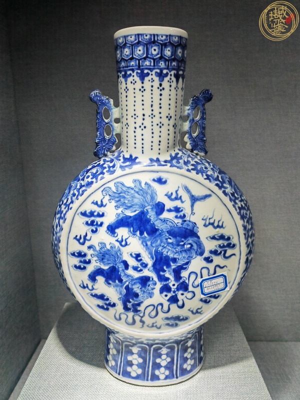 古玩陶瓷青花抱月瓶真品鑒賞圖