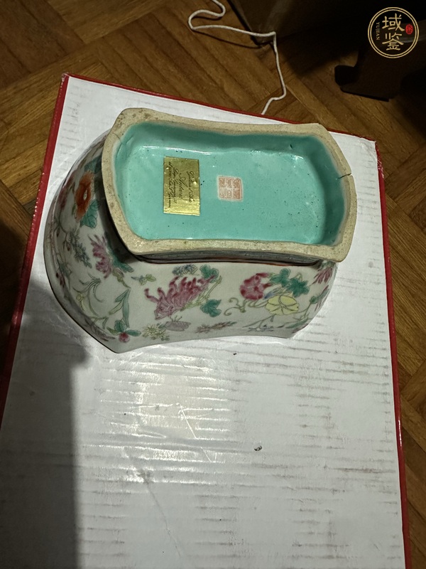 古玩陶瓷花卉紋粉彩碗真品鑒賞圖