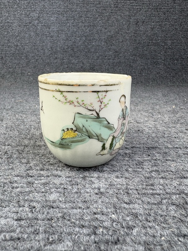 古玩陶瓷粉彩美人如玉把杯拍賣,當前價格288元