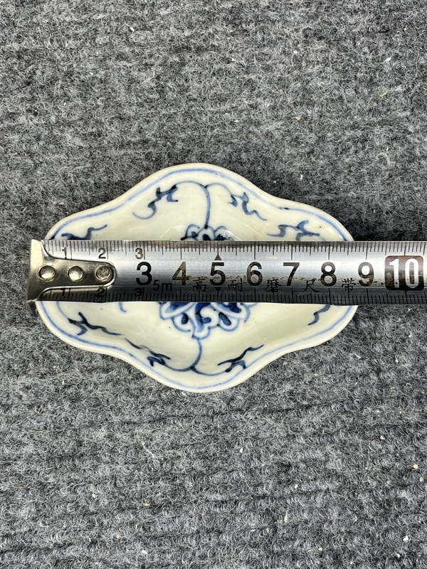 古玩陶瓷青花纏枝西番蓮筆舔拍賣(mài),當(dāng)前價(jià)格299元