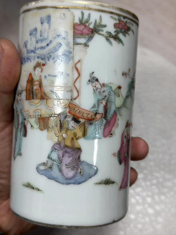 古玩陶瓷清同治.粉彩太白醉寫圖筆筒拍賣，當(dāng)前價(jià)格16888元