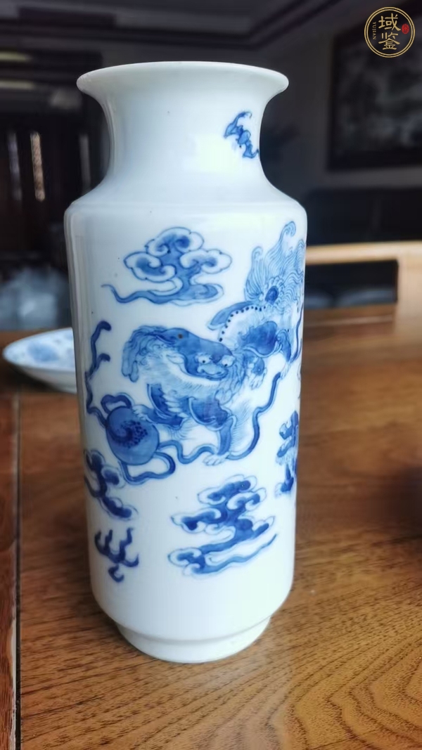 古玩陶瓷青花獅子紋筒瓶真品鑒賞圖