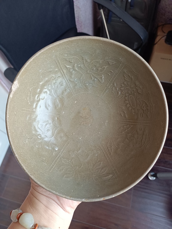 古玩陶瓷元明·青釉模印花卉紋碗拍賣,當(dāng)前價格2000元