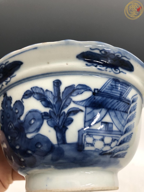 古玩陶瓷洞石花卉紋青花碗真品鑒賞圖