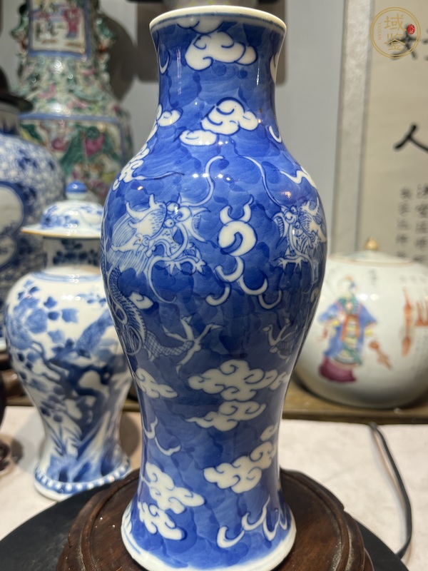 古玩陶瓷青花云龍紋觀音瓶真品鑒賞圖