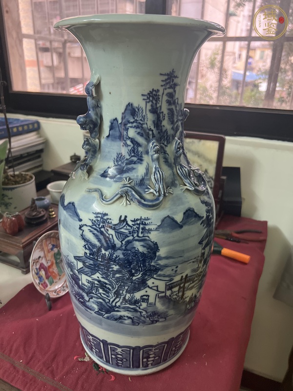 古玩青花瓶真品鑒賞圖