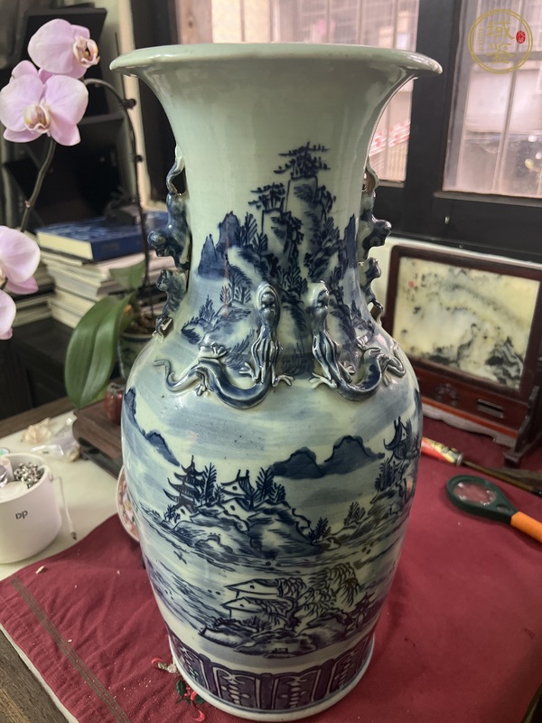 古玩陶瓷山水紋青花瓶真品鑒賞圖