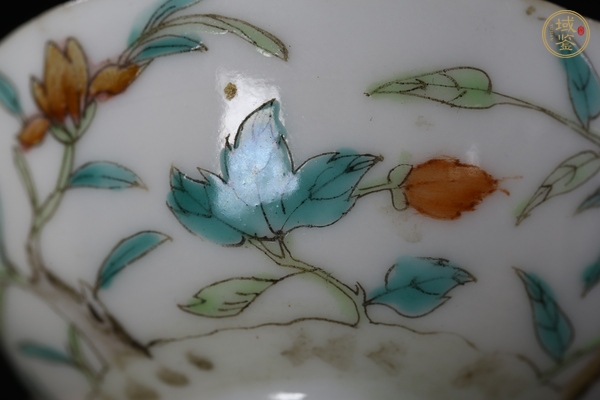 古玩陶瓷粉彩花卉紋花口茶碗真品鑒賞圖