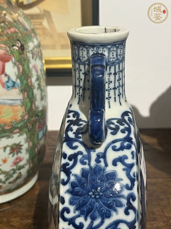 古玩陶瓷青花龍紋扁瓶真品鑒賞圖