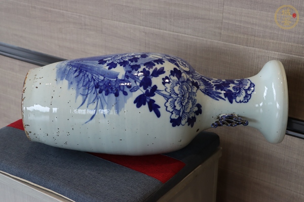 古玩陶瓷花鳥紋青花瓶真品鑒賞圖