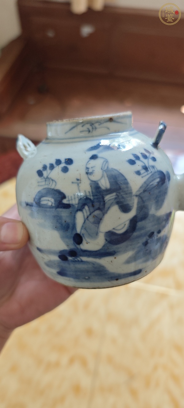 古玩陶瓷高士圖青花提梁壺真品鑒賞圖