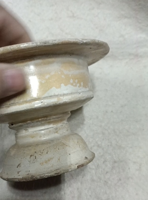古玩陶瓷白釉行爐拍賣,當(dāng)前價(jià)格200元