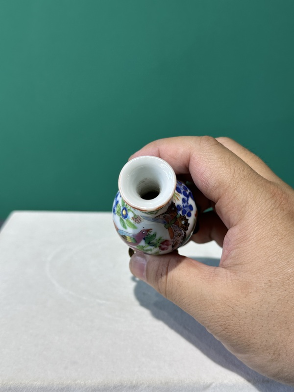 古玩陶瓷清代中期青花加廣彩小瓶拍賣(mài),當(dāng)前價(jià)格3800元