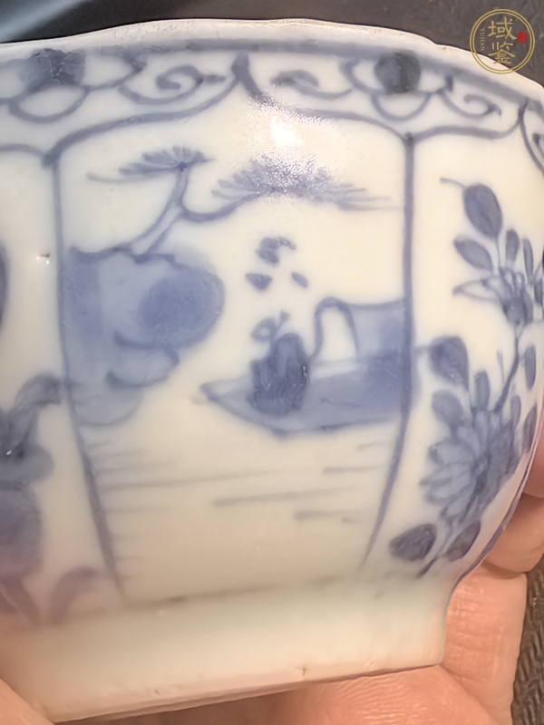 古玩陶瓷人物松鹿紋青花杯真品鑒賞圖