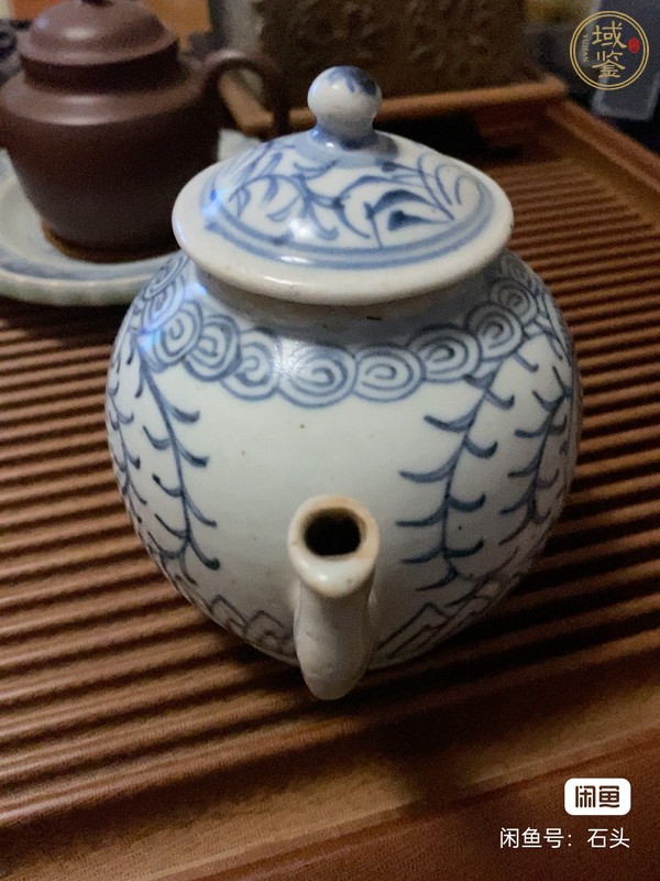 古玩陶瓷清中期青花纏枝蓮茶壺真品鑒賞圖