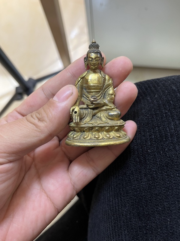 古玩轉(zhuǎn)賣藥師佛拍賣，當(dāng)前價(jià)格6000元