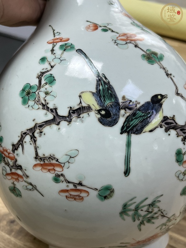 古玩陶瓷花鳥紋五彩錐把瓶真品鑒賞圖