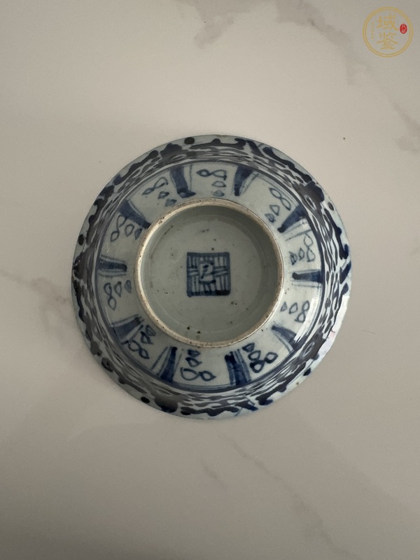 古玩陶瓷花卉紋青花碗真品鑒賞圖