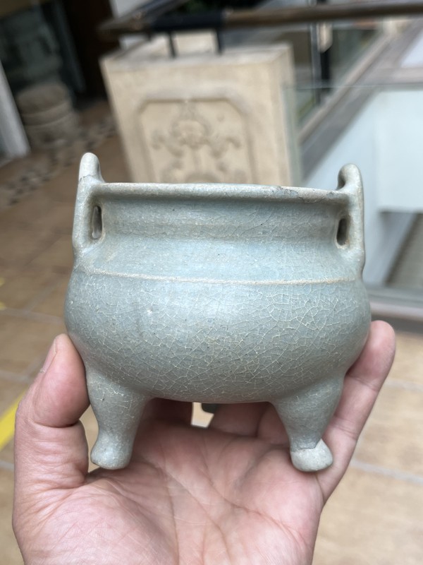 古玩陶瓷【無托實拍】龍泉青瓷雙耳三足爐拍賣，當前價格888元