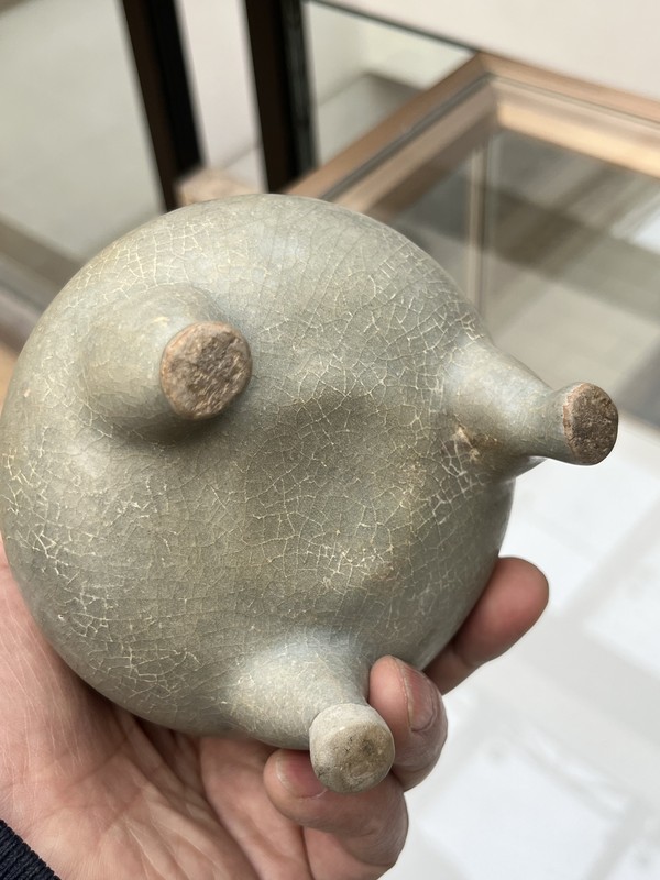 古玩陶瓷【無托實拍】龍泉青瓷雙耳三足爐拍賣，當前價格888元
