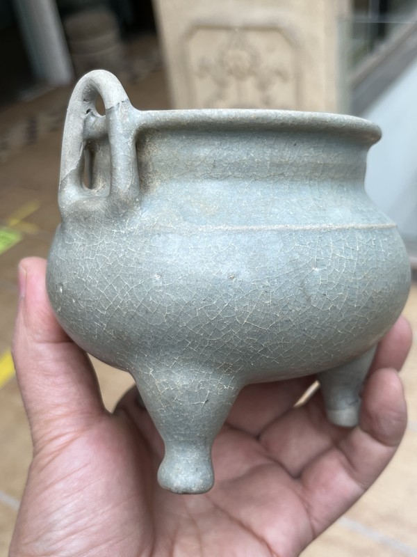 古玩陶瓷【無托實拍】龍泉青瓷雙耳三足爐拍賣，當前價格888元