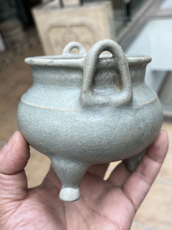 古玩陶瓷【無托實拍】龍泉青瓷雙耳三足爐拍賣，當前價格888元