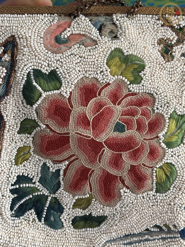 古玩雜項刺繡手包真品鑒賞圖