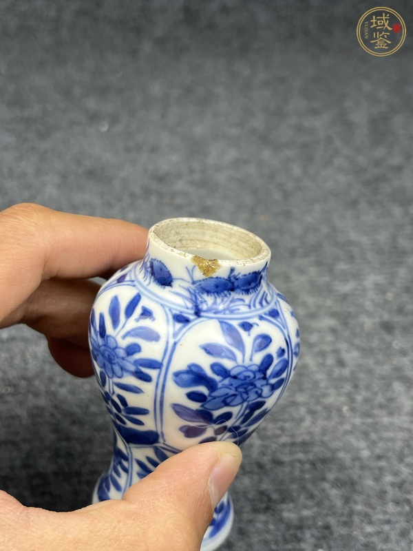 古玩陶瓷青花花卉紋小瓶真品鑒賞圖