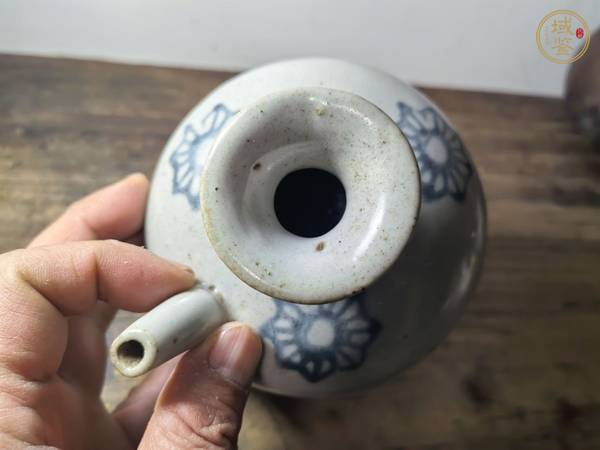 古玩陶瓷青花花卉紋軍持真品鑒賞圖