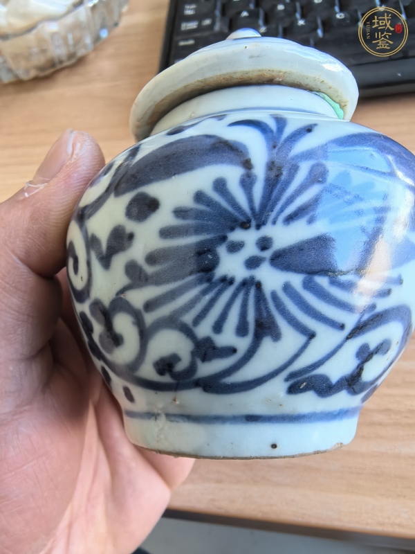 古玩陶瓷青花花卉蓋罐真品鑒賞圖