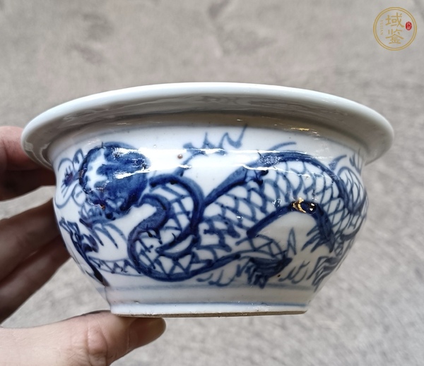 古玩陶瓷二龍戲珠青花香爐真品鑒賞圖