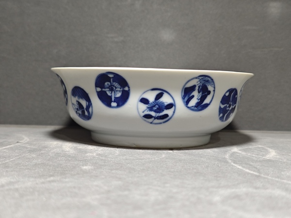古玩陶瓷青花皮球花紋碗拍賣，當前價格2500元