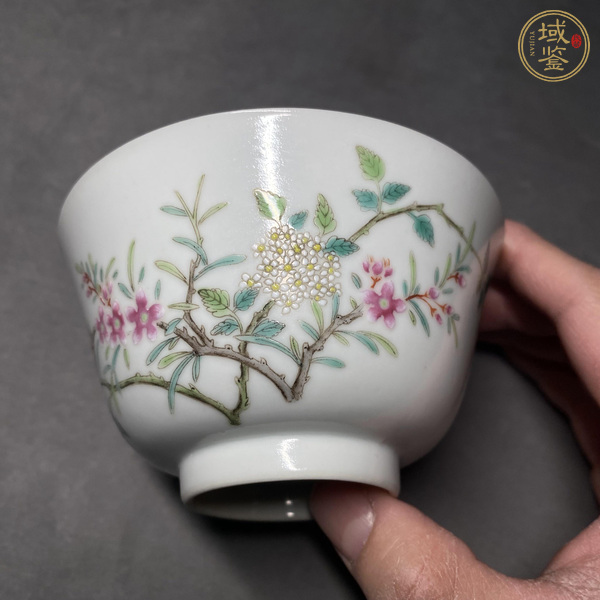 古玩陶瓷花卉紋粉彩杯真品鑒賞圖