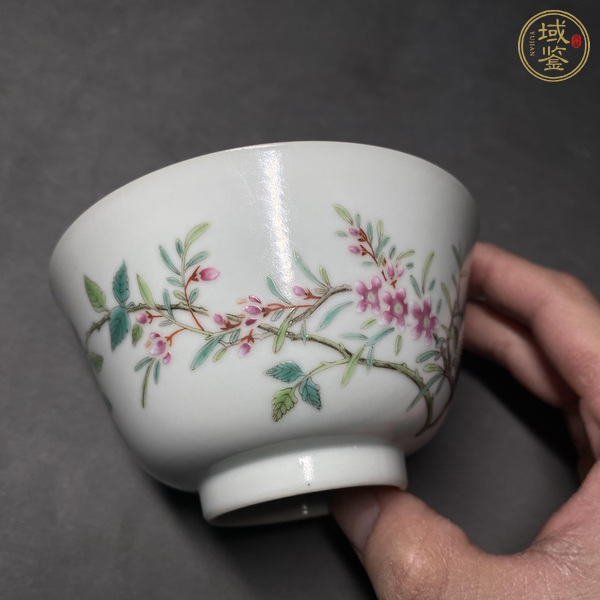 古玩陶瓷花卉紋粉彩杯真品鑒賞圖