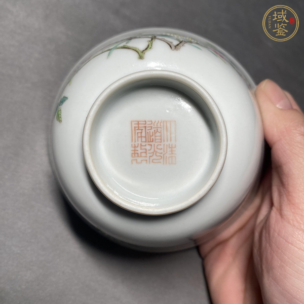 古玩陶瓷花卉紋粉彩杯真品鑒賞圖