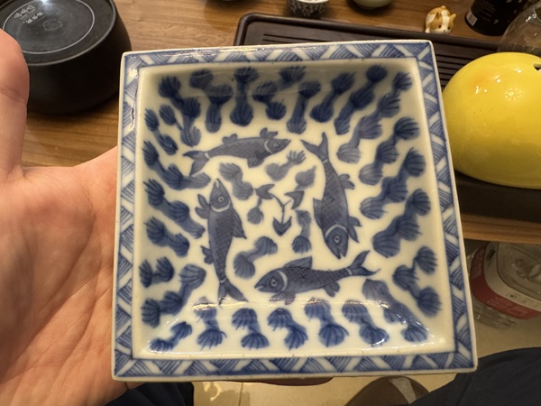 古玩陶瓷清中期青花魚紋調色盤拍賣，當前價格4500元