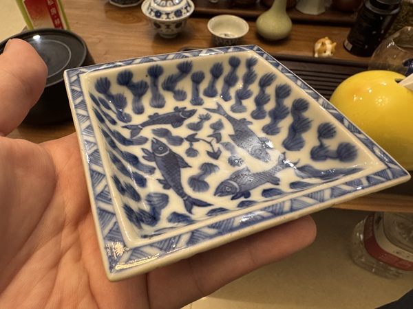 古玩陶瓷清中期青花魚紋調色盤拍賣，當前價格4500元