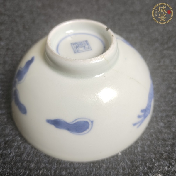 古玩陶瓷青花過(guò)墻龍杯真品鑒賞圖